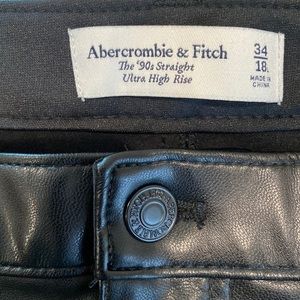 LEATHER PANTS Abercrombie & Fitch 90’s straight ultra high rise. Size: 34 (18L)